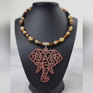 🥳SALE🥳🐘 Wood elephant tigereye citrine wire necklace
